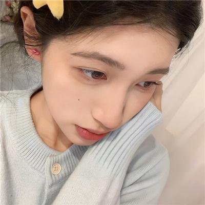 哭泣的女人海报